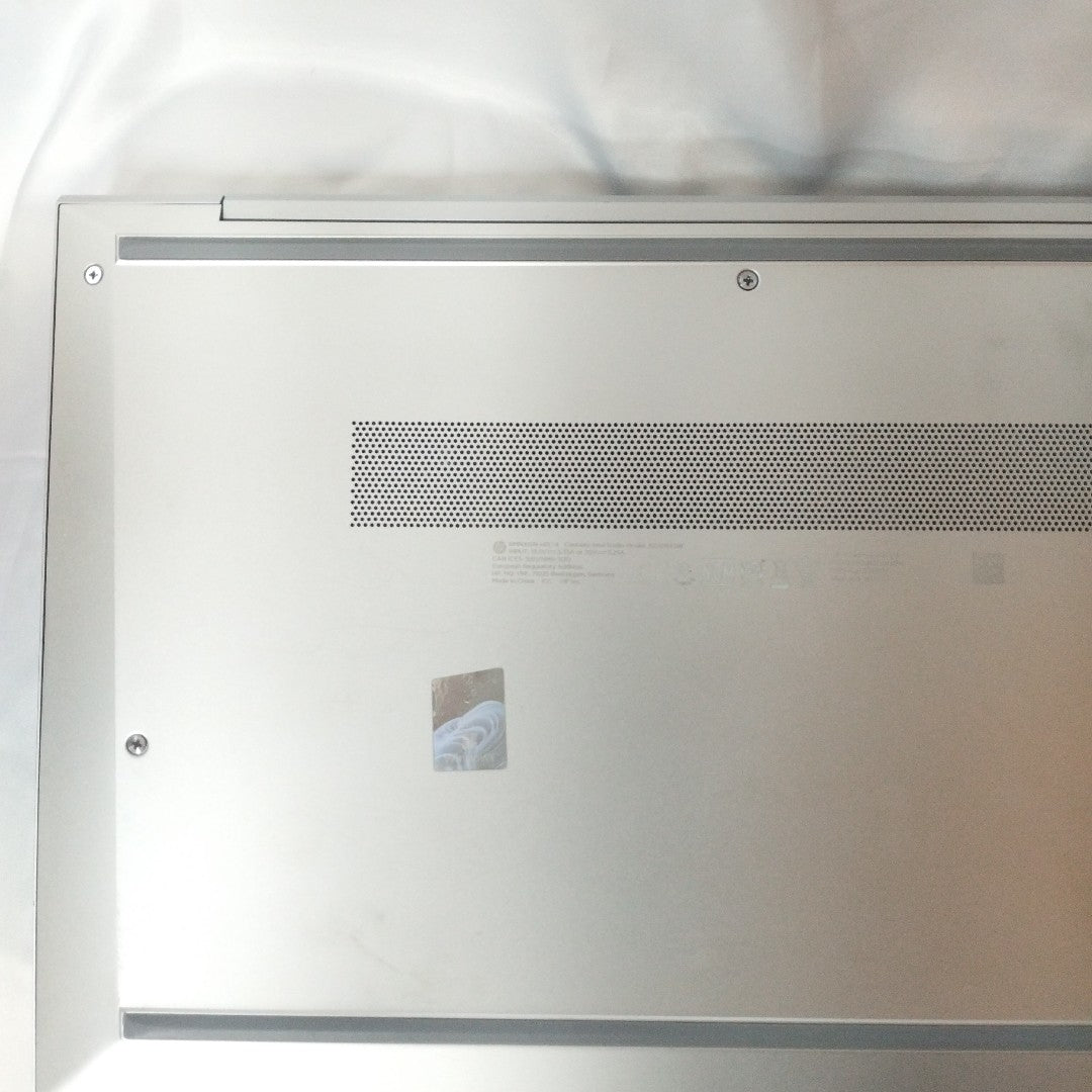LAPTOP HP ELITEBOOK 840 G8 (2022) 256 GB SSD 16 GB RAM (SEMINUEVO)