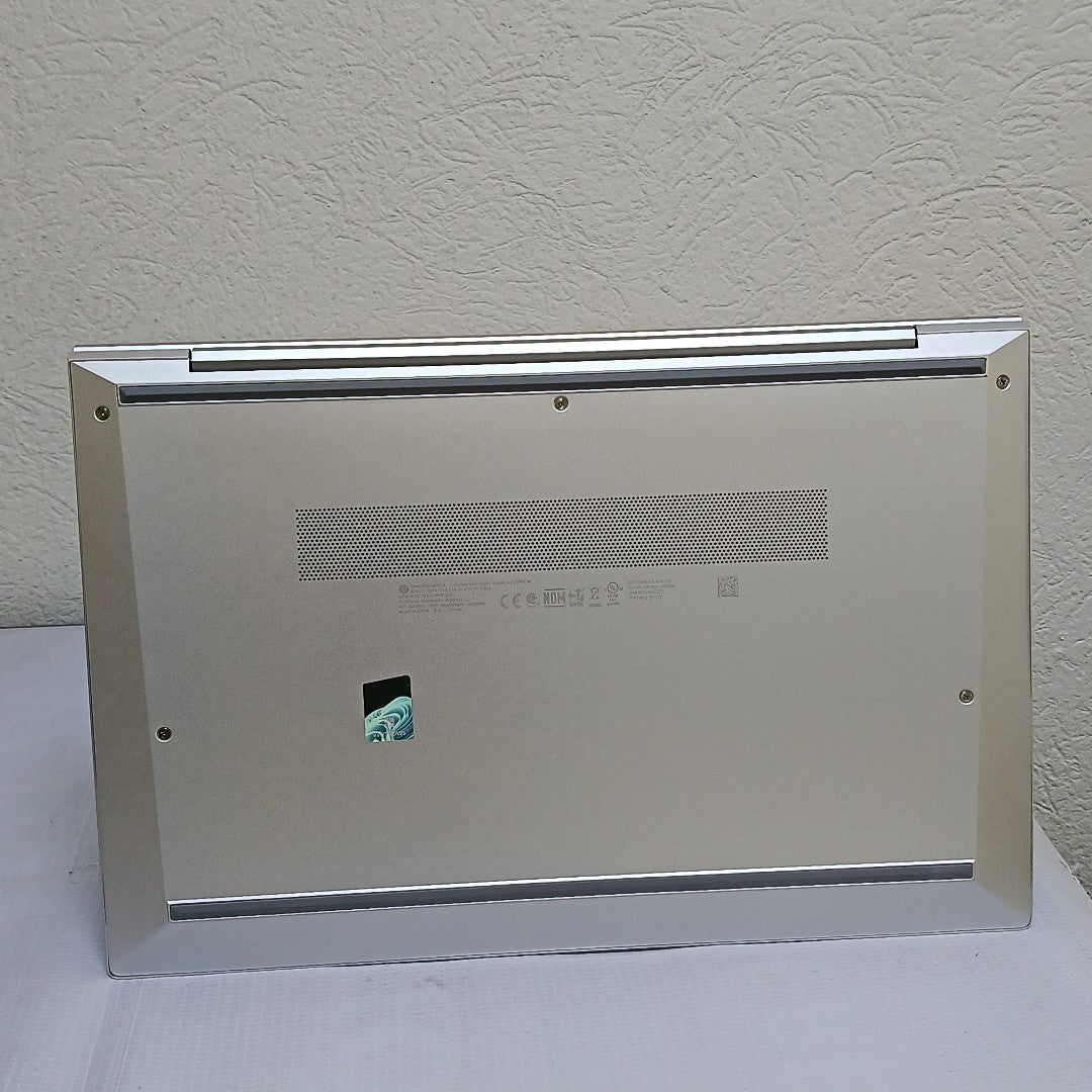 LAPTOP HP ELITEBOOK 840 G8 (2023) 256 GB SSD 16 GB RAM (SEMINUEVO)