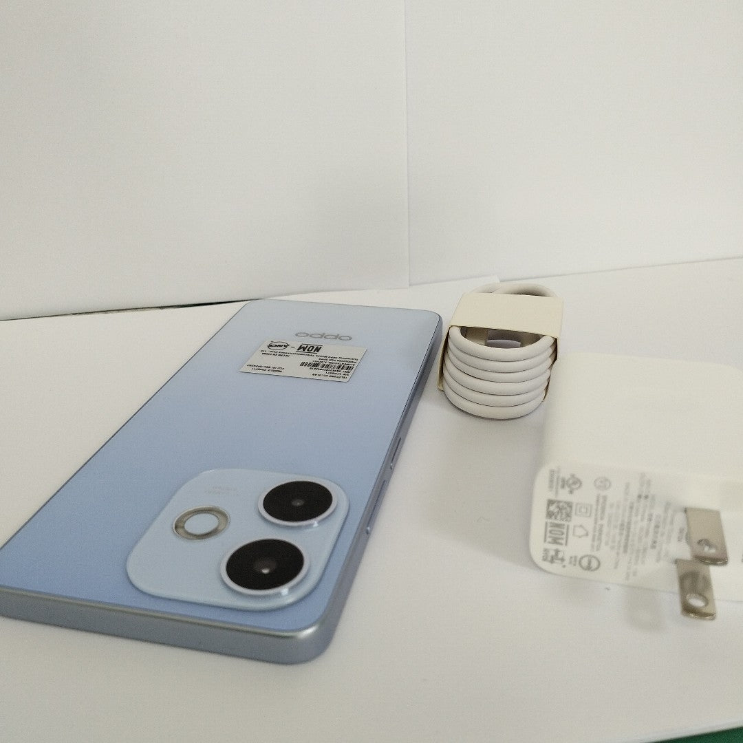 CELULAR OPPO  A5 PRO CPH2711 (2025) 256 GB 8 GB RAM (SEMINUEVO)