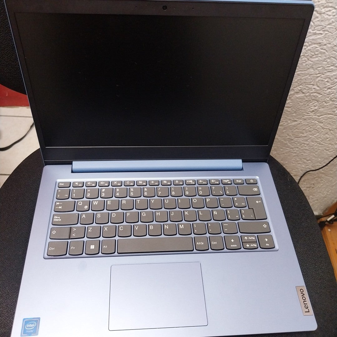 LAPTOP LENOVO IDEAPAD 1 14IGL05 (2022) 128 GB SSD 4 GB RAM (SEMINUEVO)