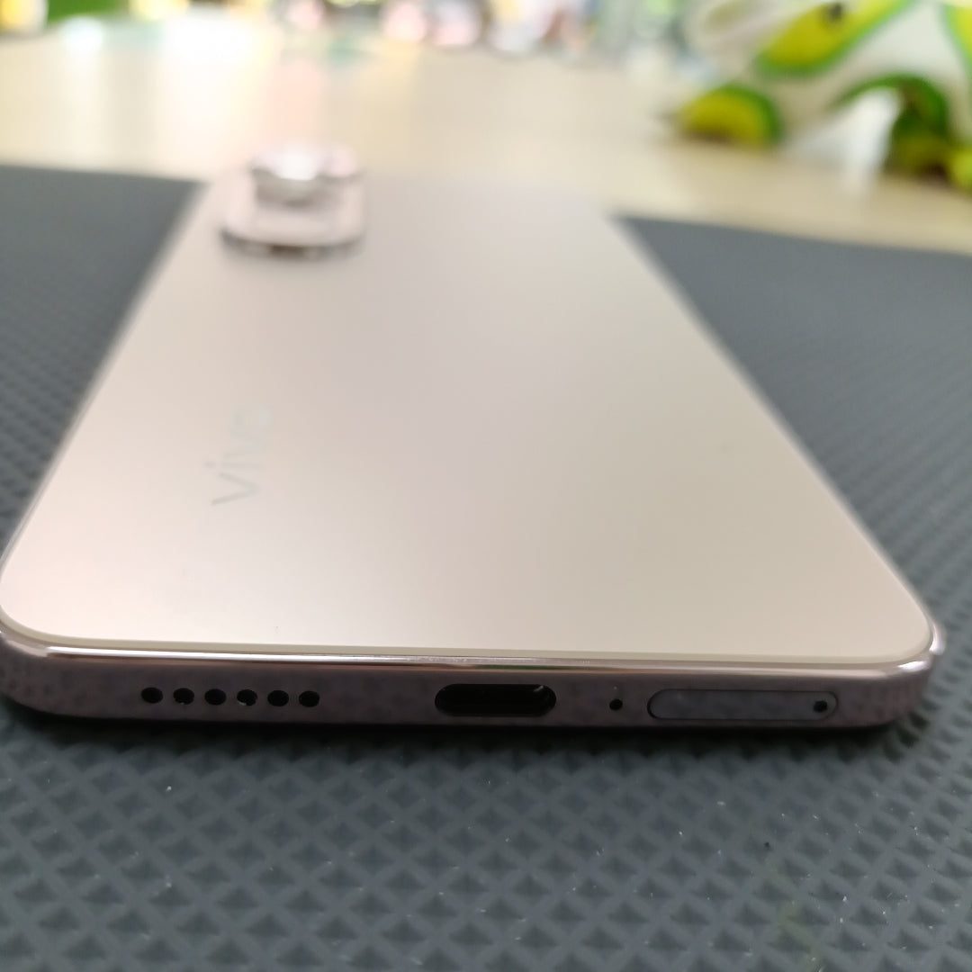 CELULAR VIVO V50 LITE 5G V2440 (2025) 256 GB 12 GB RAM (SEMINUEVO)