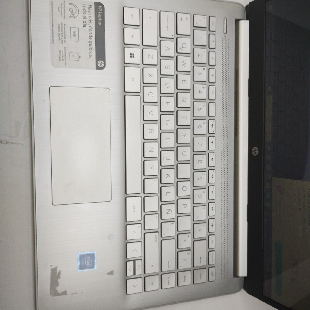 LAPTOP HP 14-DQ0527LA (2023) 256 GB SSD 8 GB RAM (SEMINUEVO)