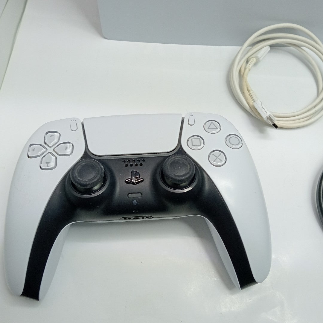 CONSOLA DE VIDEOJUEGO SONY PS5 DIGITAL 825 SSD (SEMINUEVO)