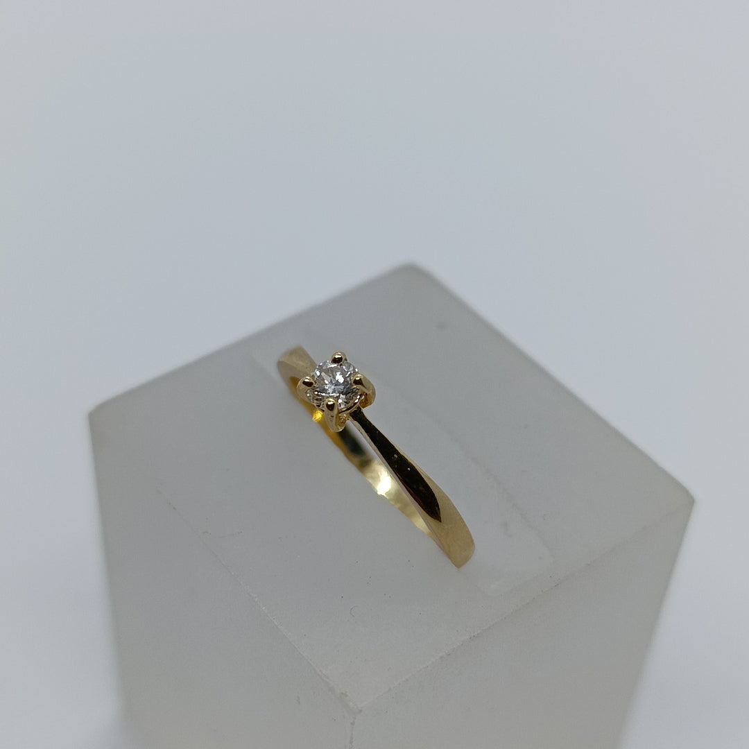 ANILLO SOLITARIO CON DIAMANTE CORTE BRILLANTE 0.20CTS JK SI1, 14K 2.1 G (NUEVO)