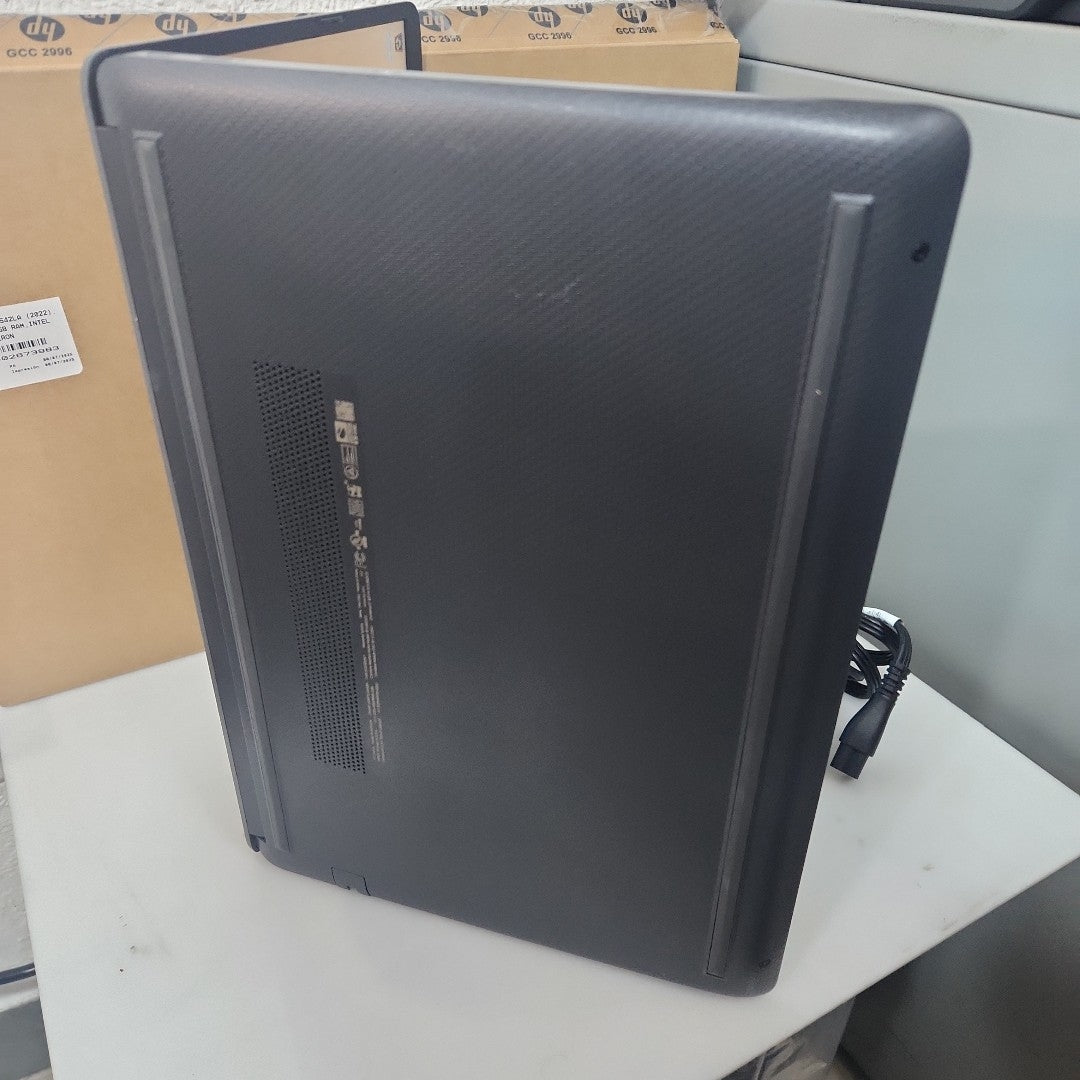 LAPTOP HP 14-CF2542LA (2022) 256 GB SSD 8 GB RAM (SEMINUEVO)