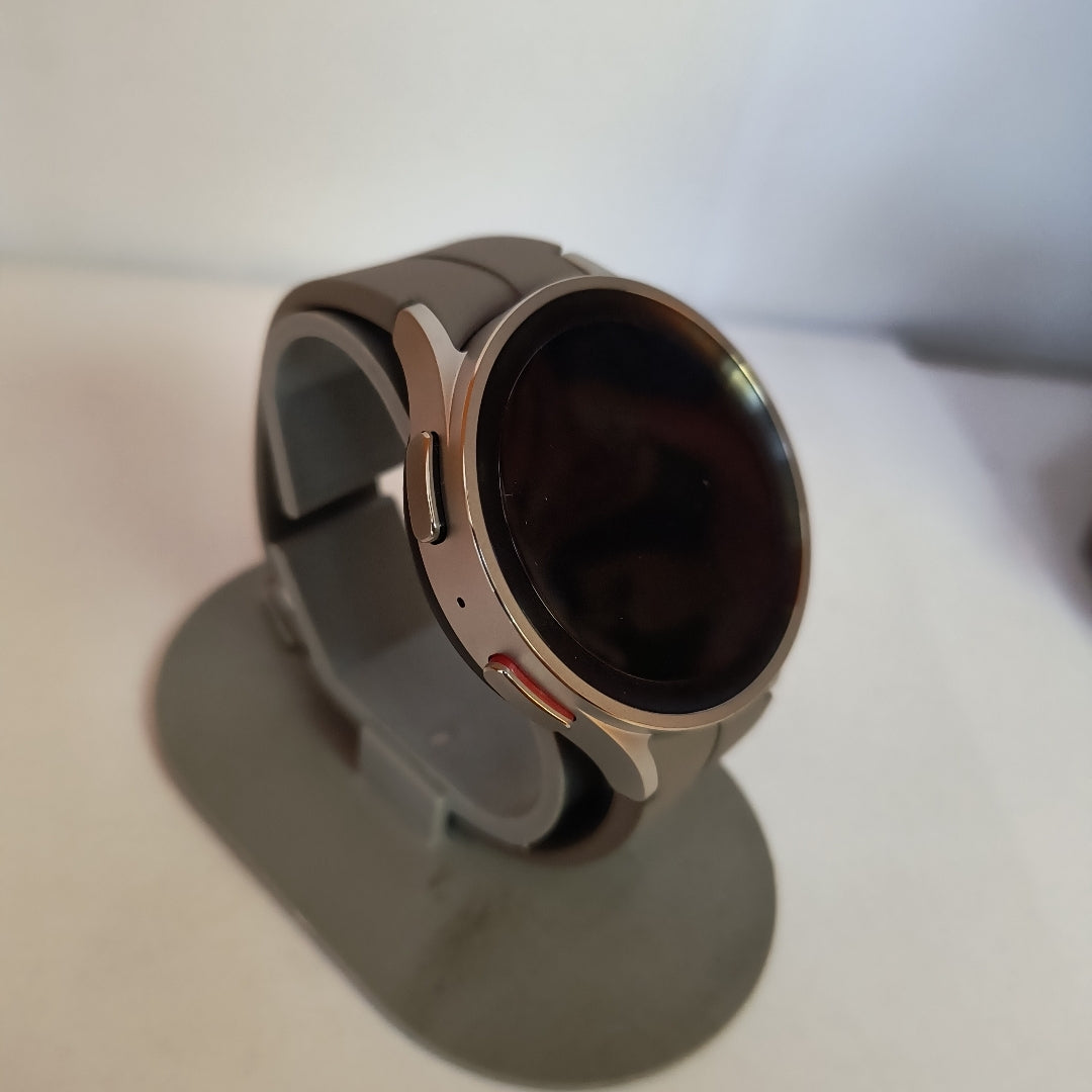 SMARTWATCH SAMSUNG GALAXY WATCH 5 PRO SM-R920 45 MM GPS (SEMINUEVO)
