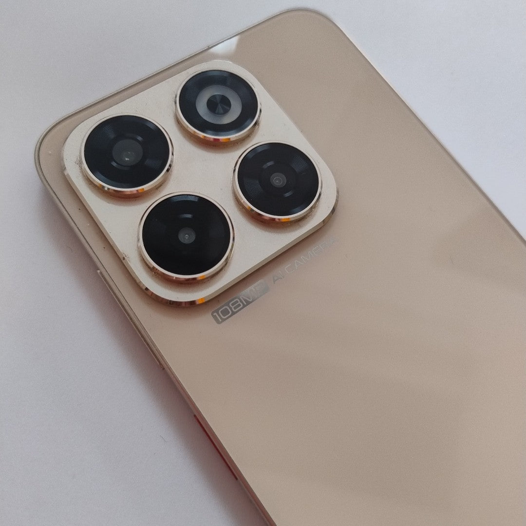 CELULAR ZTE AXON 70 Z2459 256 GB 6 GB RAM (SEMINUEVO)