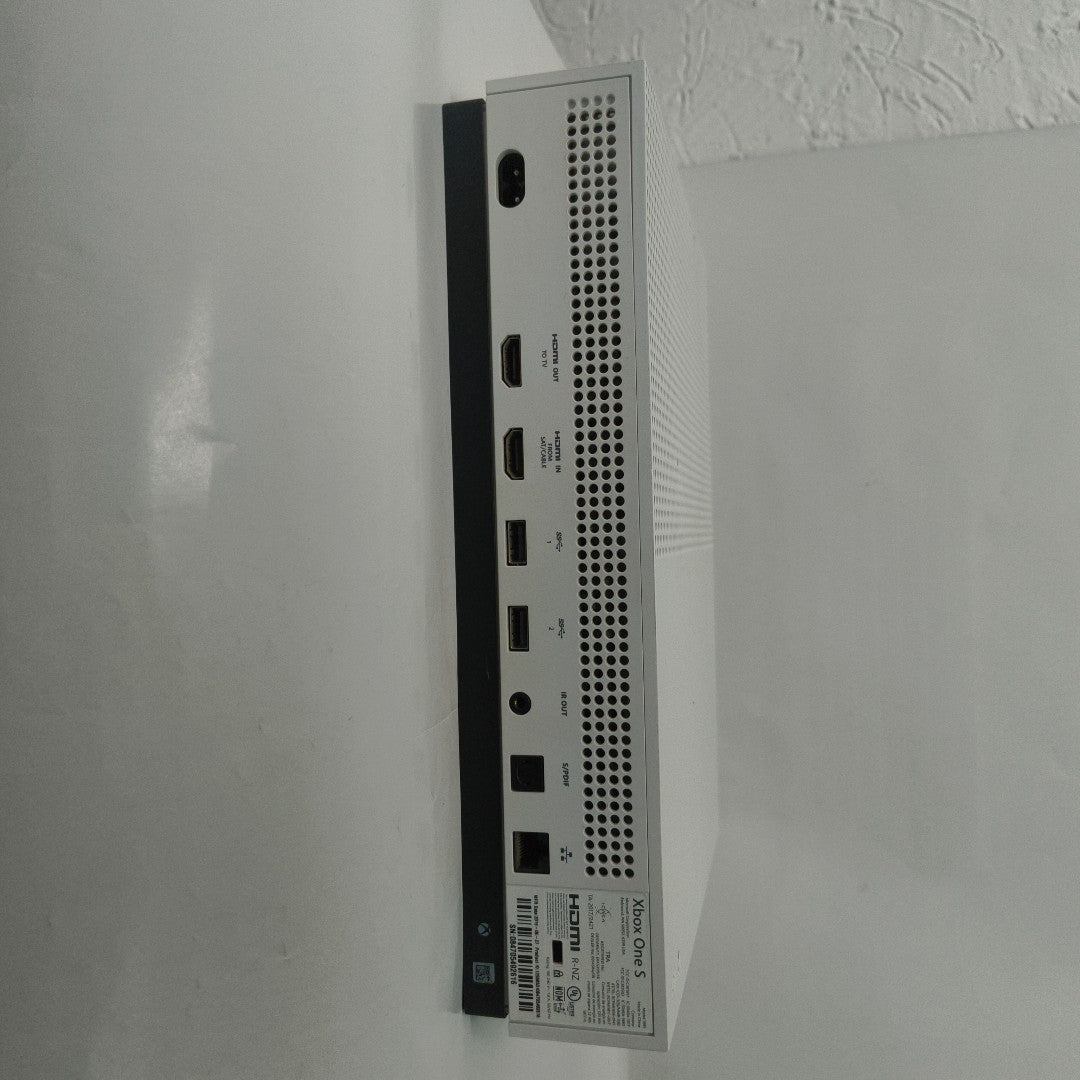 CONSOLA DE VIDEOJUEGO MICROSOFT XBOX ONE S 1 TB (SEMINUEVO)