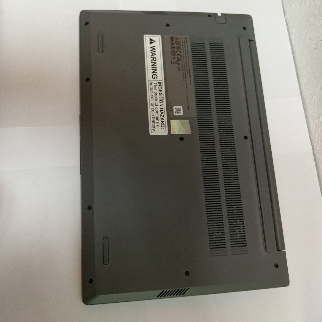 LAPTOP LENOVO V14 G4 AMN (2024) 512 GB SSD 16 GB RAM (SEMINUEVO)