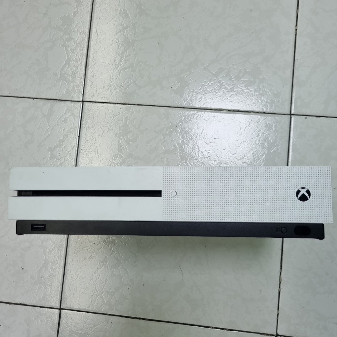 CONSOLA DE VIDEOJUEGO MICROSOFT XBOX ONE S 1 TB (SEMINUEVO)