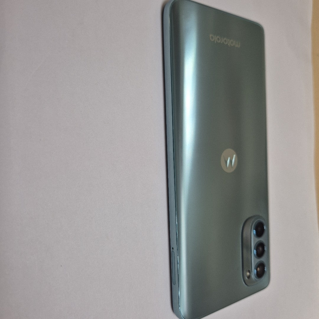 CELULAR MOTOROLA MOTO G62 5G XT2223-2 128 GB 4 GB RAM (SEMINUEVO)