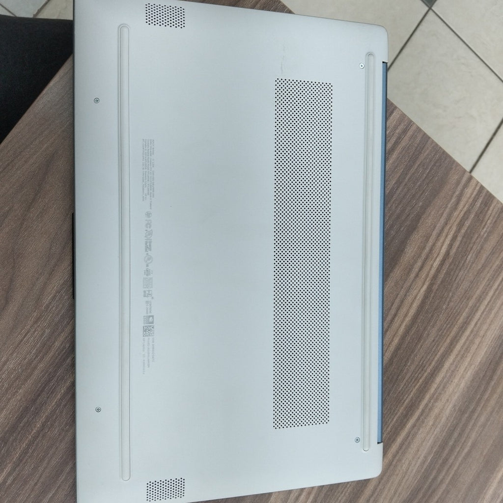 LAPTOP HP 15-FD0026LA (2024) 512 GB SSD 8 GB RAM (SEMINUEVO)