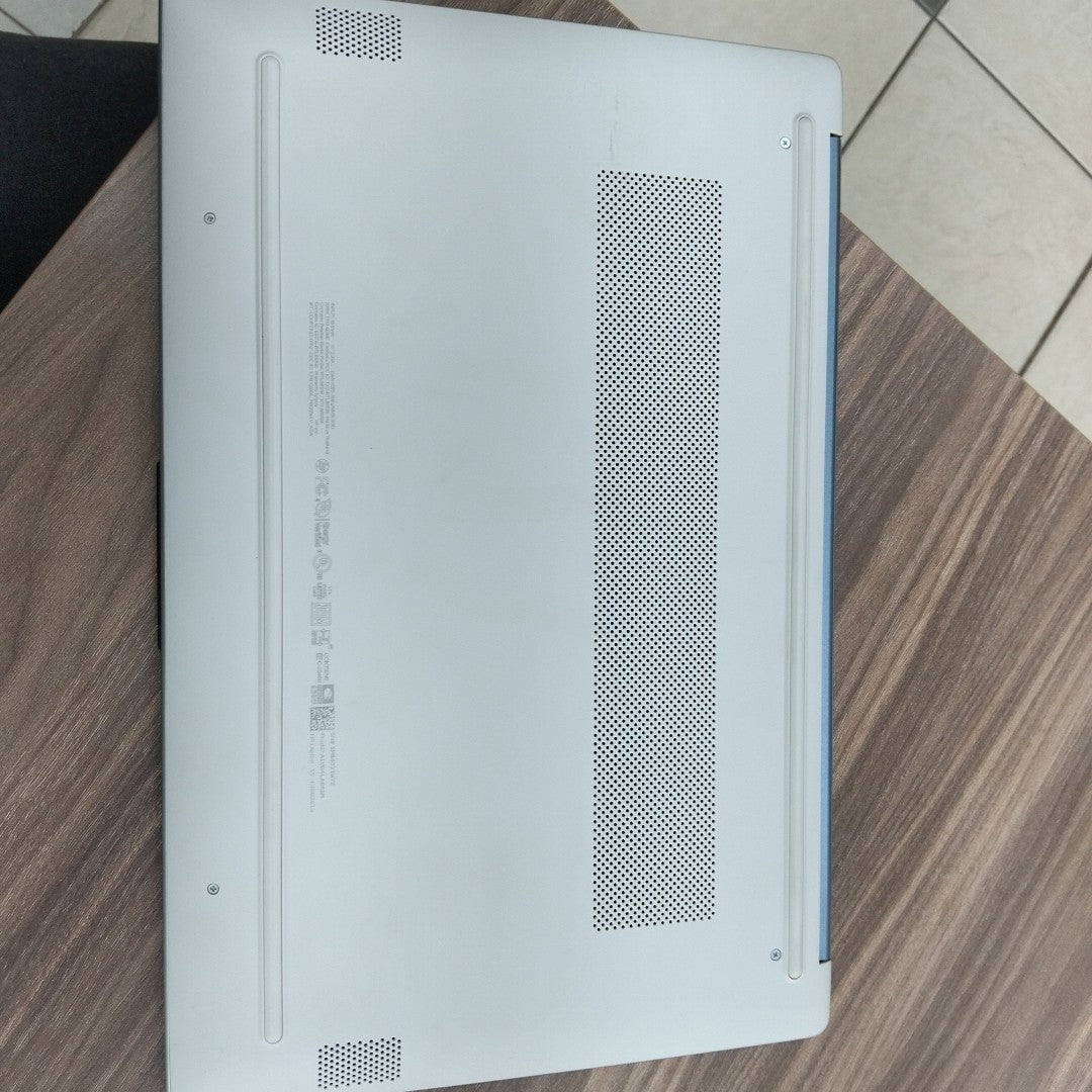 LAPTOP HP 15-FD0026LA (2024) 512 GB SSD 8 GB RAM (SEMINUEVO)
