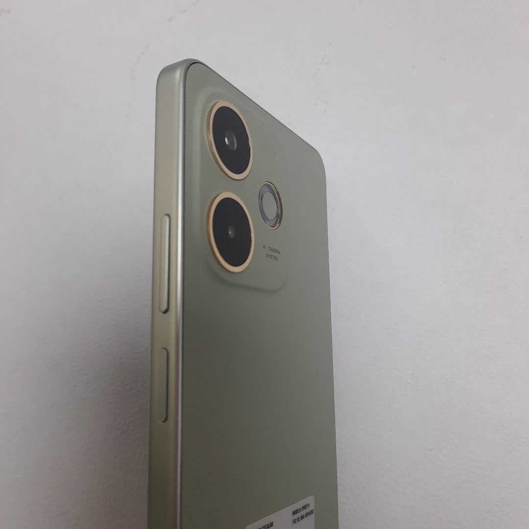 CELULAR OPPO  A5 PRO CPH2711 (2025) 256 GB 8 GB RAM (SEMINUEVO)