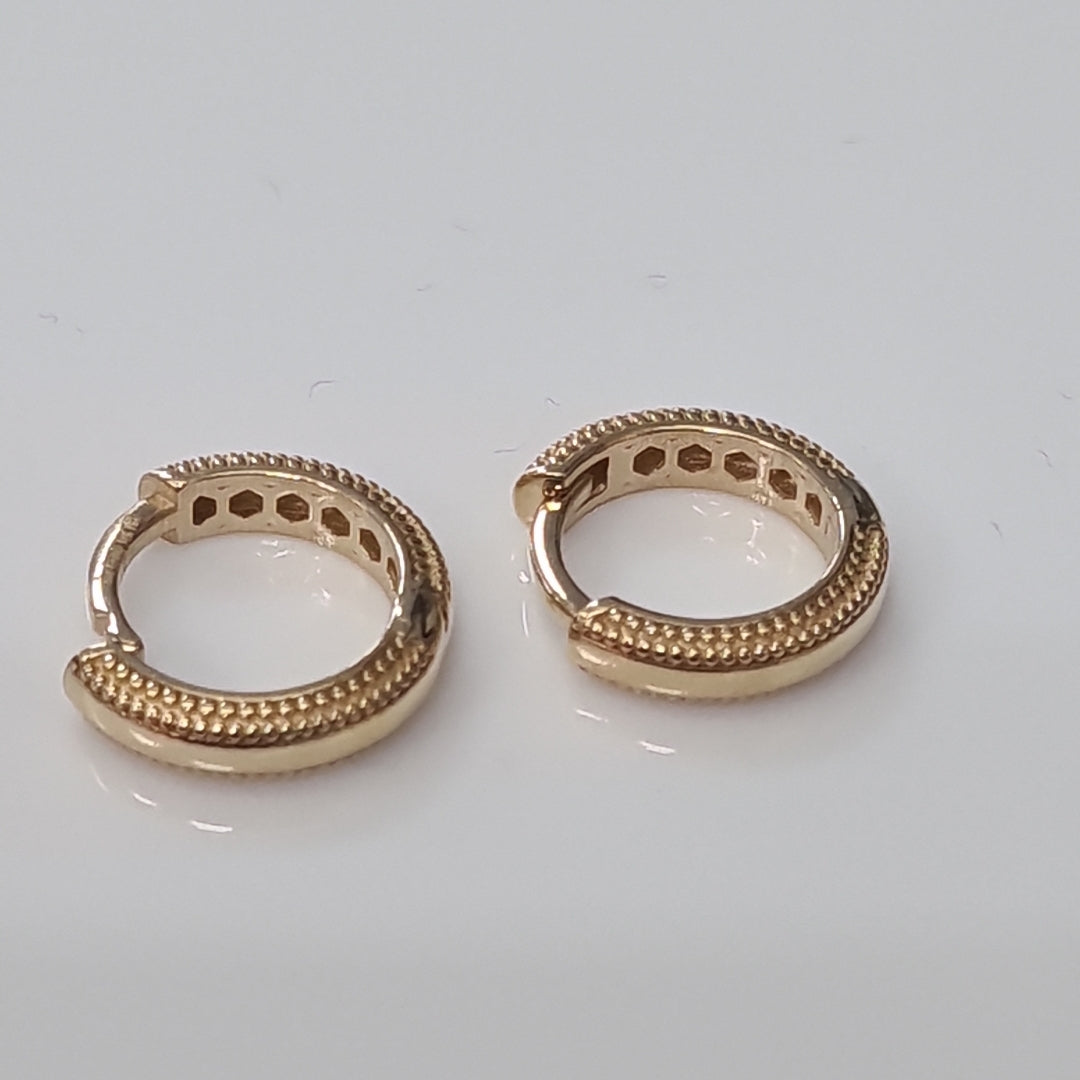 HUGGIES ORO 14K 2.5 (NUEVO)