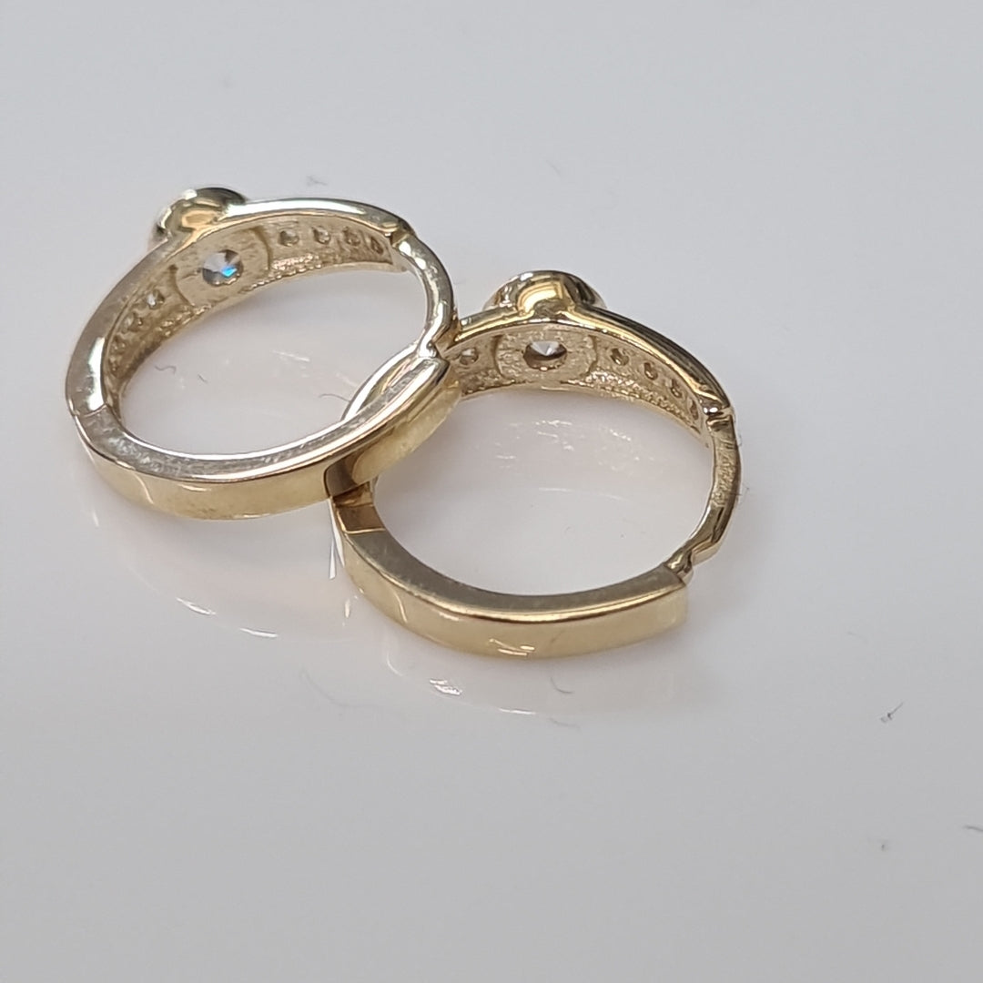 HUGGIES ORO 14K 2.4 (NUEVO)