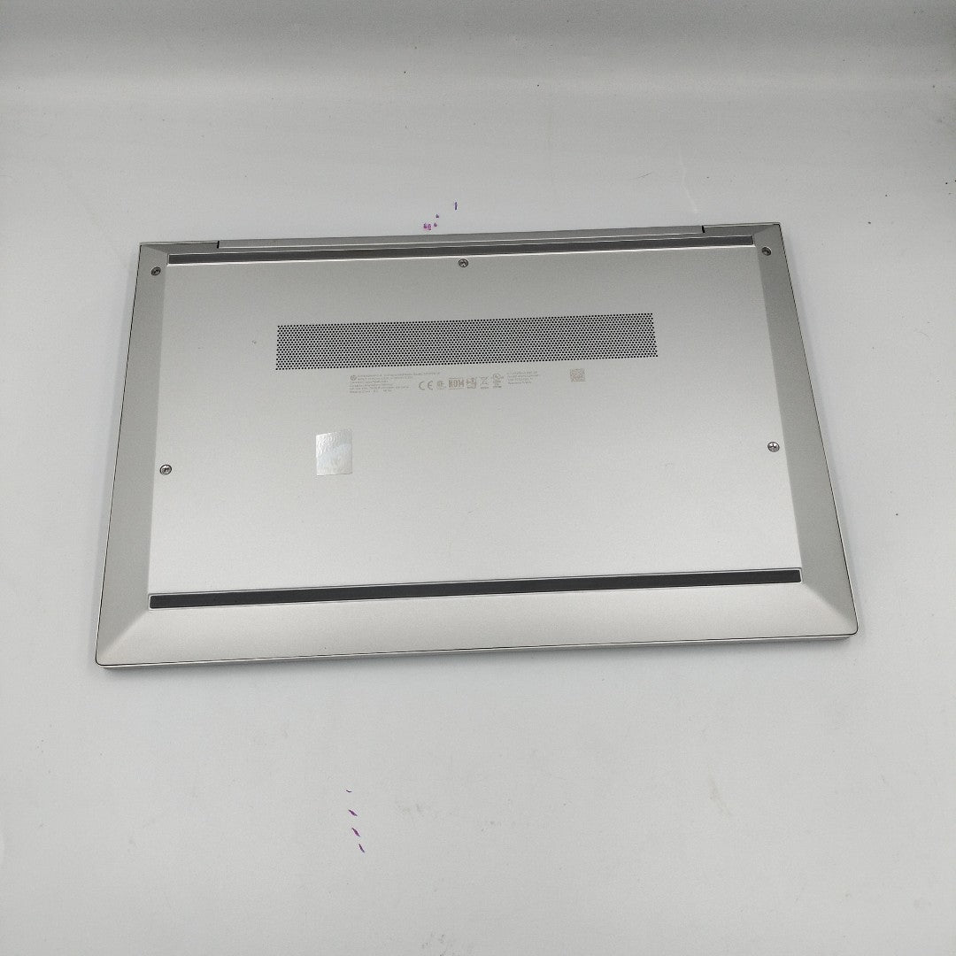 LAPTOP HP ELITEBOOK 840 G8 (2023) 256 GB SSD 16 GB RAM (SEMINUEVO)