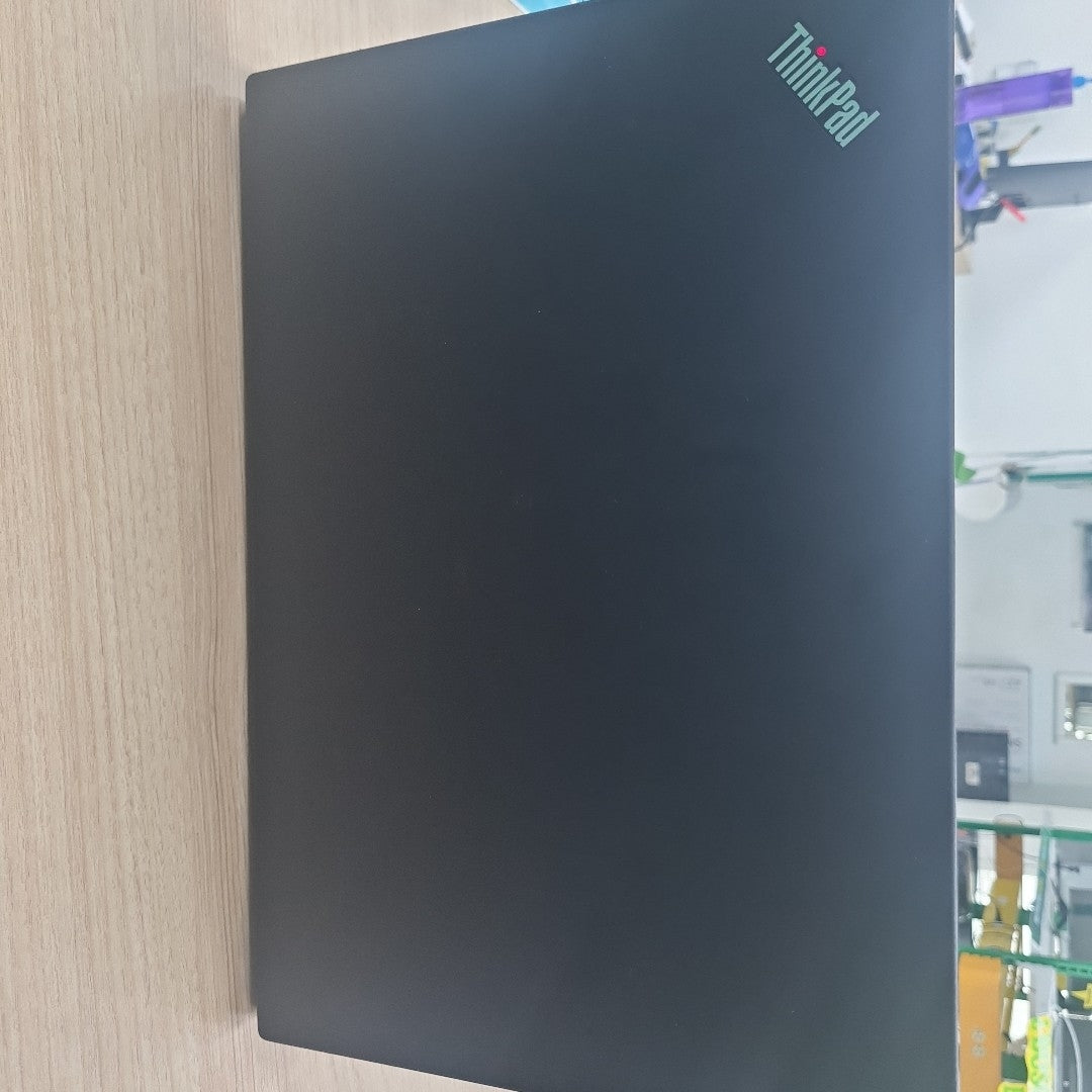 LAPTOP LENOVO THINKPAD T14 GEN 2 (2022) 512 GB SSD 16 GB RAM (SEMINUEVO)