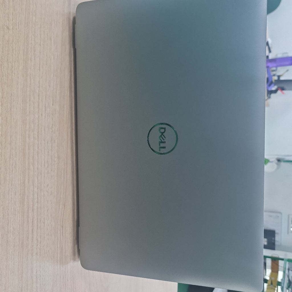 LAPTOP DELL LATITUDE 5450 (2024) 512 GB SSD 16 GB RAM (SEMINUEVO)