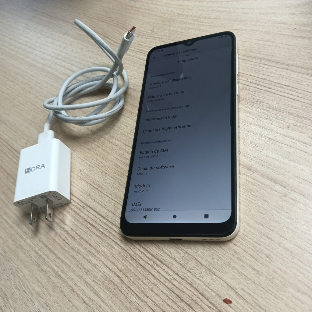 CELULAR MOTOROLA MOTO E13 XT2345-2 64 GB 2 GB RAM (SEMINUEVO)