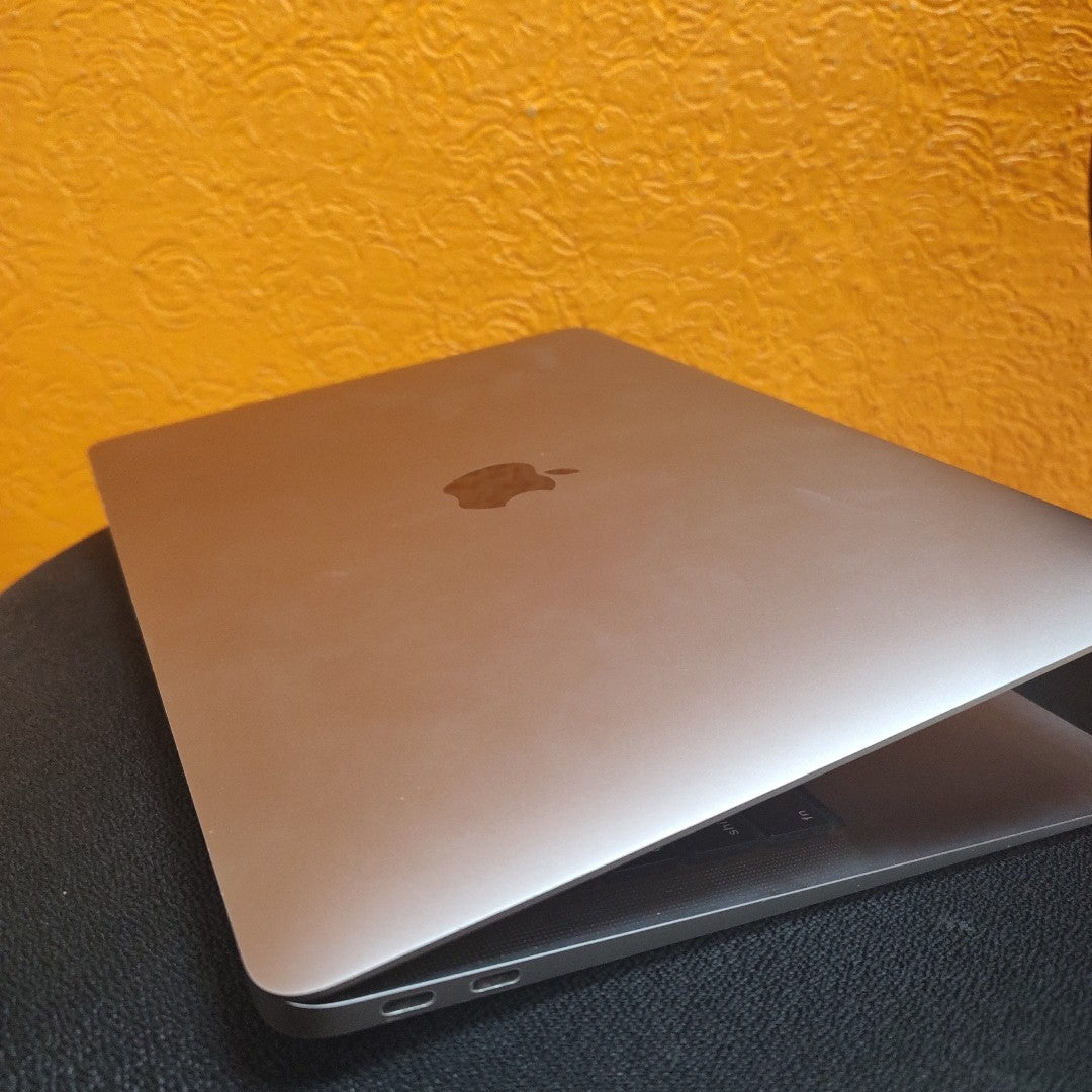 LAPTOP APPLE MACBOOK AIR 13" 2020 1.1 A2179 512 GB SSD 8 GB RAM (SEMINUEVO)