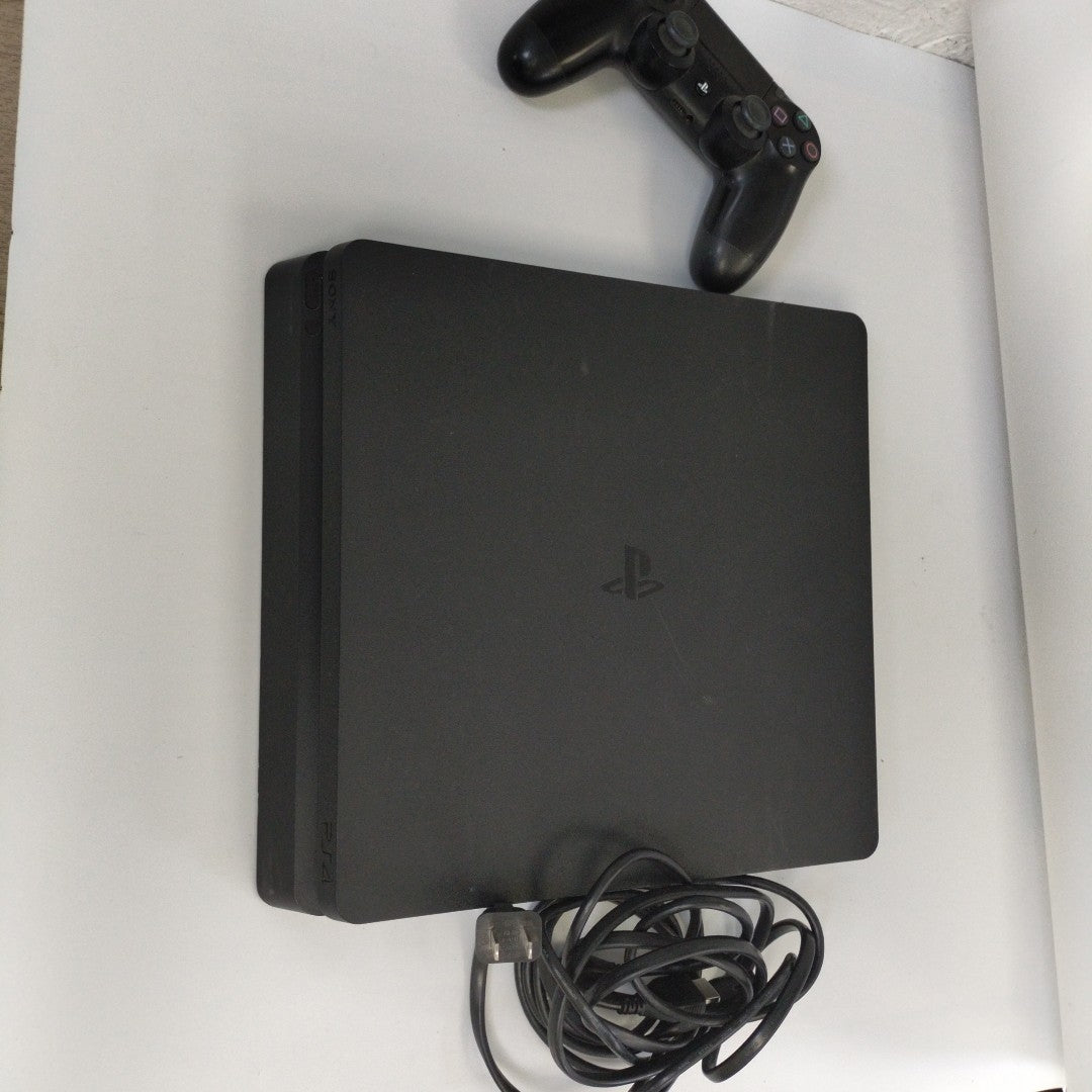 CONSOLA DE VIDEOJUEGO SONY PS4 SLIM 1 TB (SEMINUEVO)