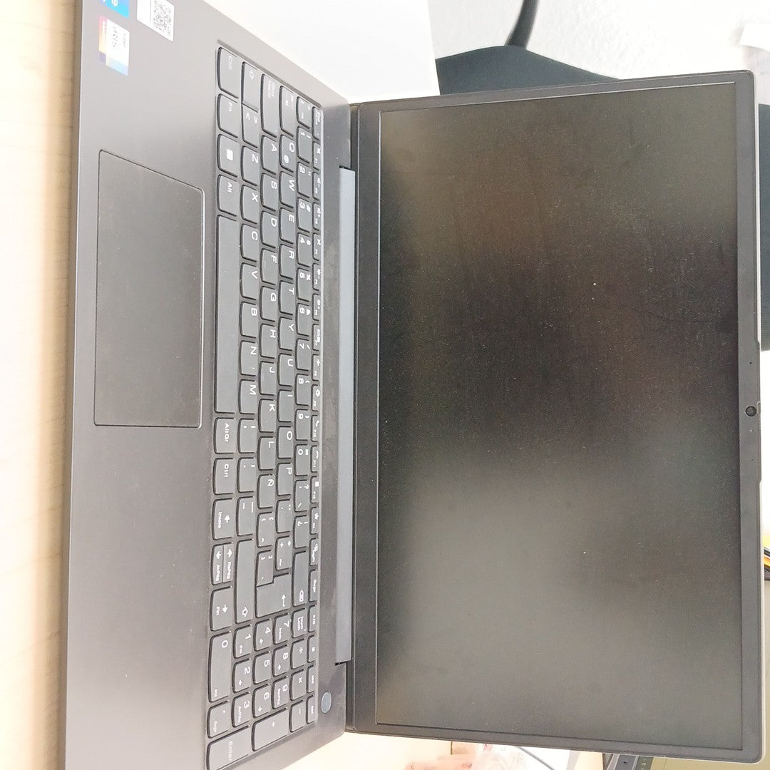 LAPTOP LENOVO V15 G3 IAP (2024) 512 GB SSD 16 GB RAM (SEMINUEVO)