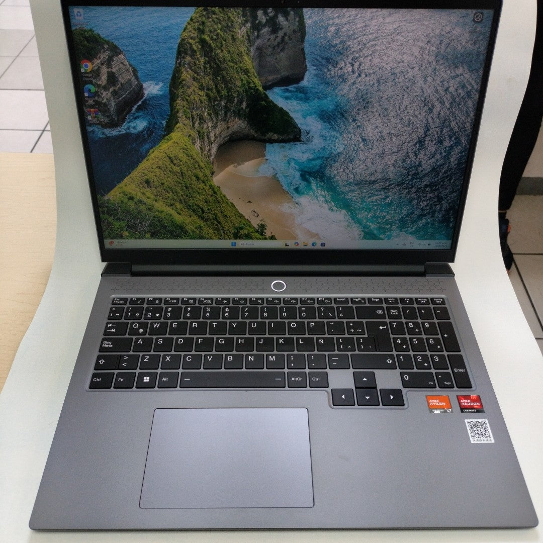 LAPTOP MACHENIKE L16A 512 GB SSD 16 GB RAM (SEMINUEVO)
