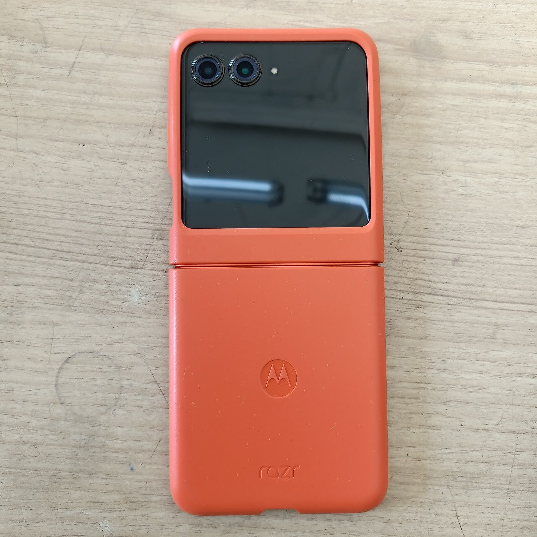 CELULAR MOTOROLA RAZR 50 5G XT2453-1 512 GB 12 GB RAM (SEMINUEVO)