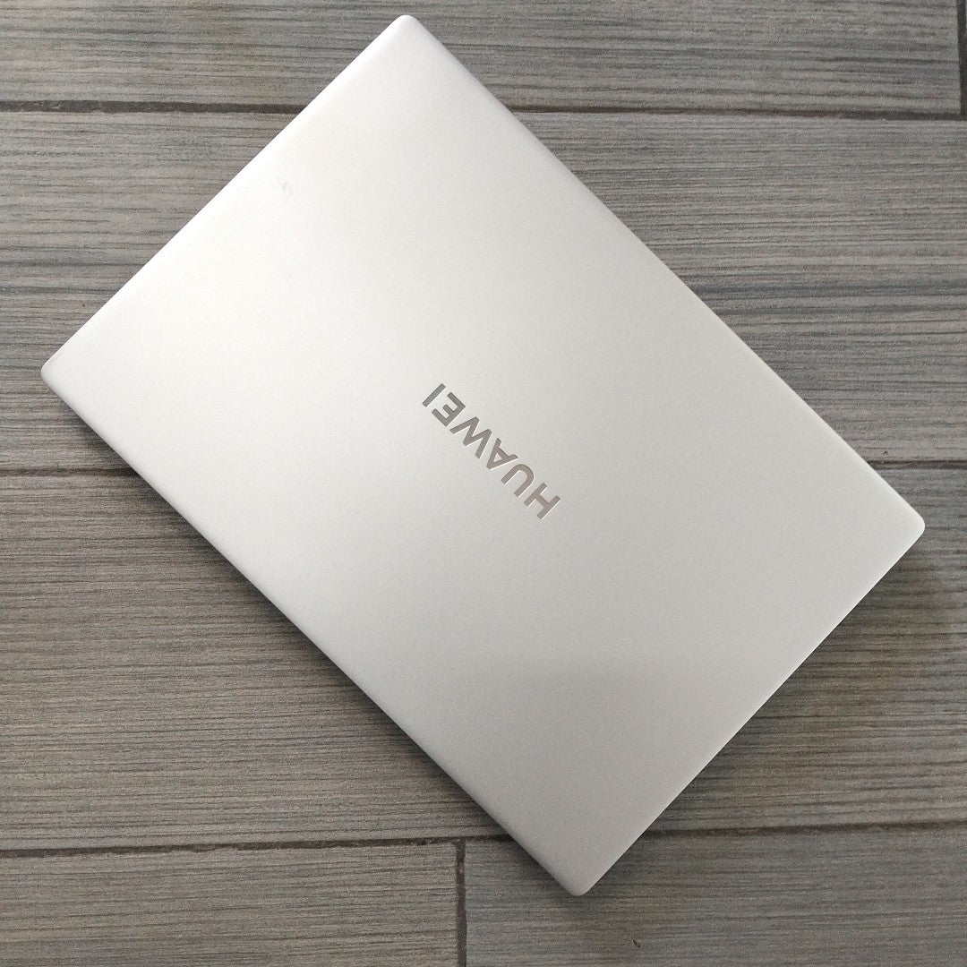 LAPTOP HUAWEI MATEBOOK D16 MCLF-X (2024) 256 GB SSD 16 GB RAM (SEMINUEVO)