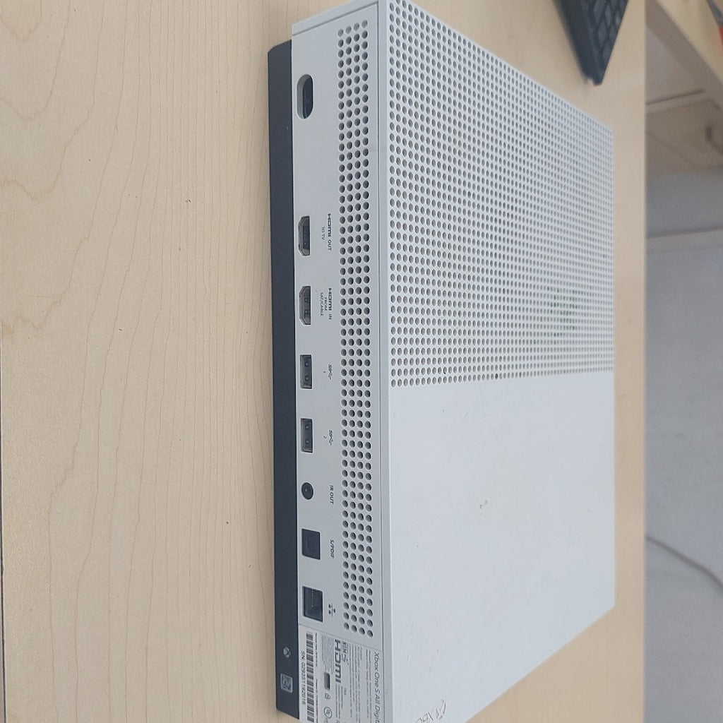 CONSOLA DE VIDEOJUEGO MICROSOFT XBOX ONE S 1 TB (SEMINUEVO)