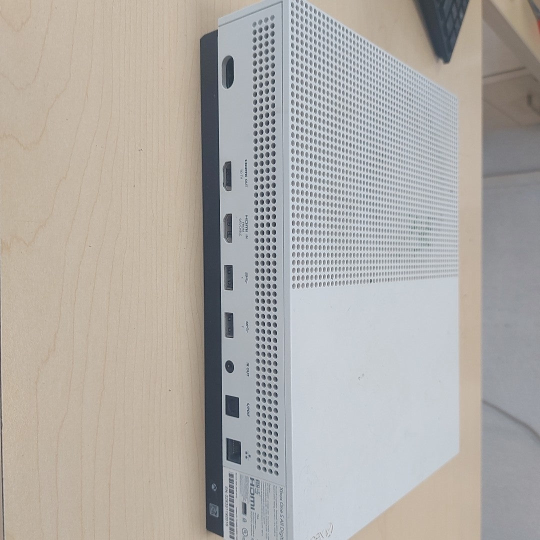 CONSOLA DE VIDEOJUEGO MICROSOFT XBOX ONE S 1 TB (SEMINUEVO)