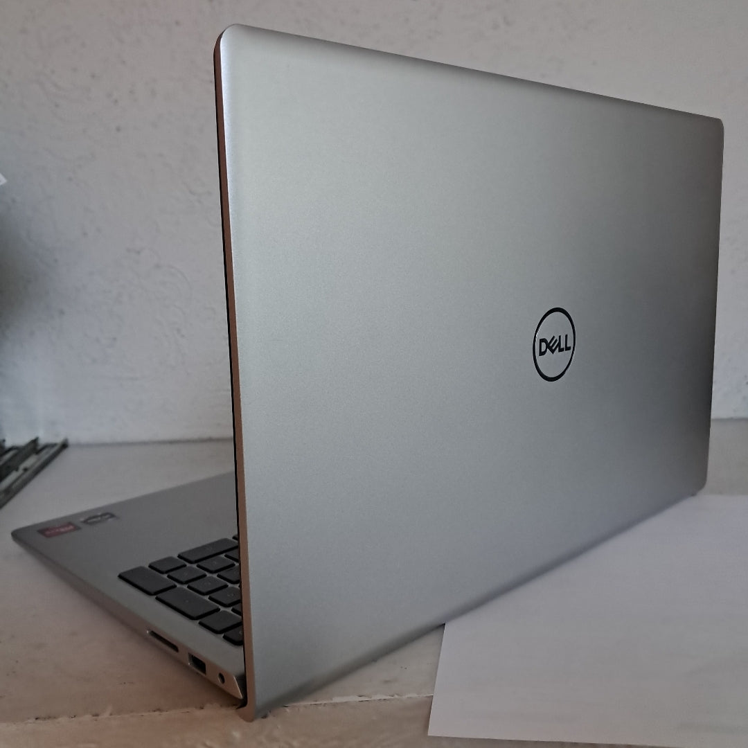 LAPTOP DELL INSPIRON 15 3515 (2022) 256 GB SSD 8 GB RAM (SEMINUEVO)