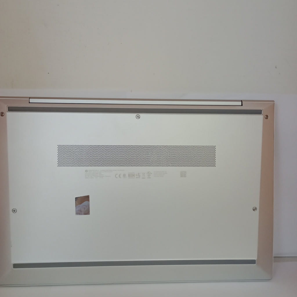 LAPTOP HP ELITEBOOK 840 G8 (2023) 256 GB SSD 16 GB RAM (SEMINUEVO)