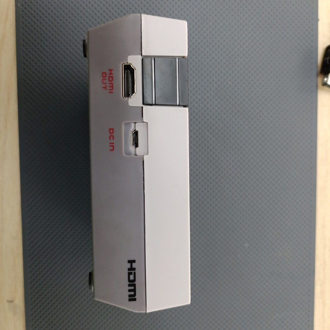 CONSOLA DE VIDEOJUEGO NINTENDO NES CLASSIC EDITION 30 JUEGOS PRECARGADOS                                                                                (SEMINUEVO)