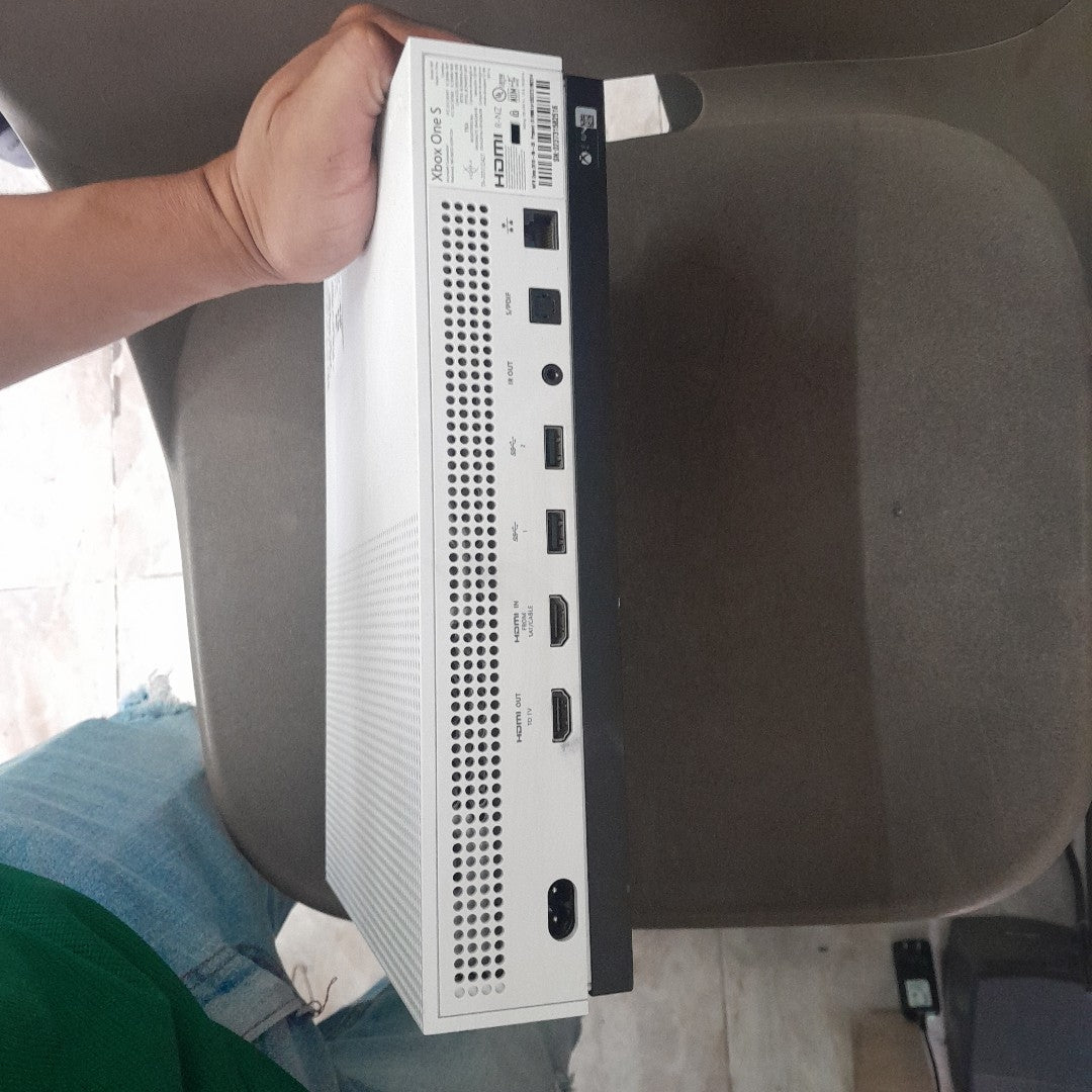 CONSOLA DE VIDEOJUEGO MICROSOFT XBOX ONE 500 GB  (SEMINUEVO)