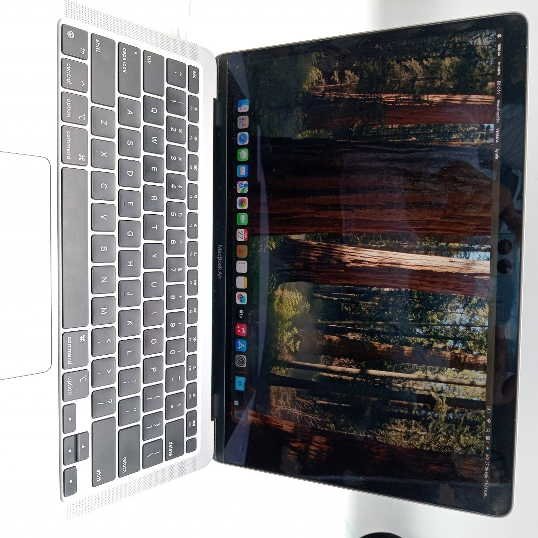 LAPTOP APPLE MACBOOK AIR 13" 2020 3.2 A2337 256 GB SSD 8 GB RAM (SEMINUEVO)