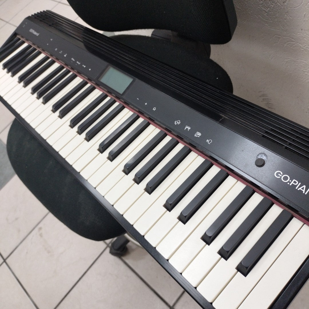 TECLADO ROLAND GO-61P 61 TECLAS PANTALLA LCD (SEMINUEVO)