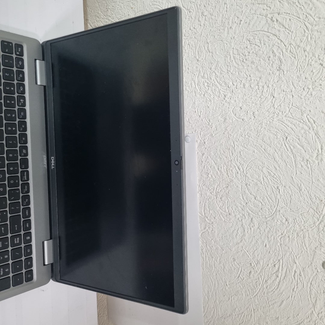 LAPTOP DELL LATITUDE 5550 (2024) 512 GB SSD 16 GB RAM (SEMINUEVO)