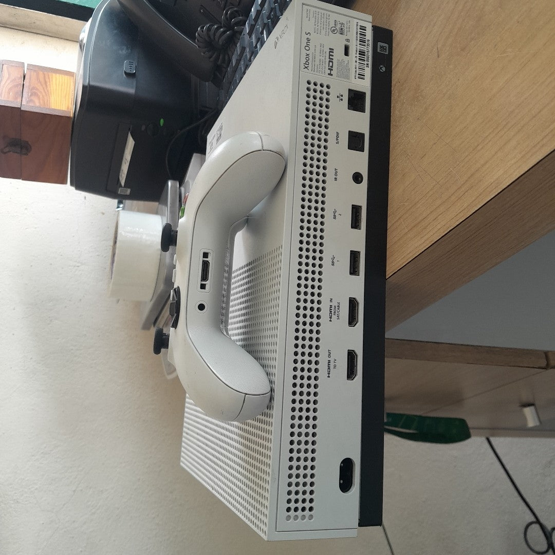 CONSOLA DE VIDEOJUEGO MICROSOFT XBOX ONE S 500 GB  (SEMINUEVO)