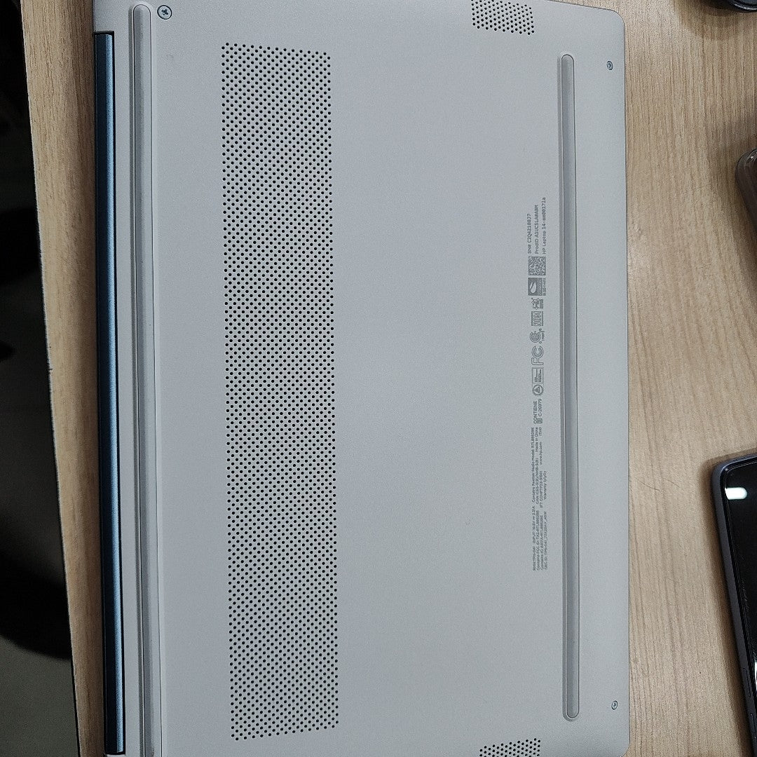 LAPTOP HP 14-EM0017LA (2024) 512 GB SSD 8 GB RAM (SEMINUEVO)