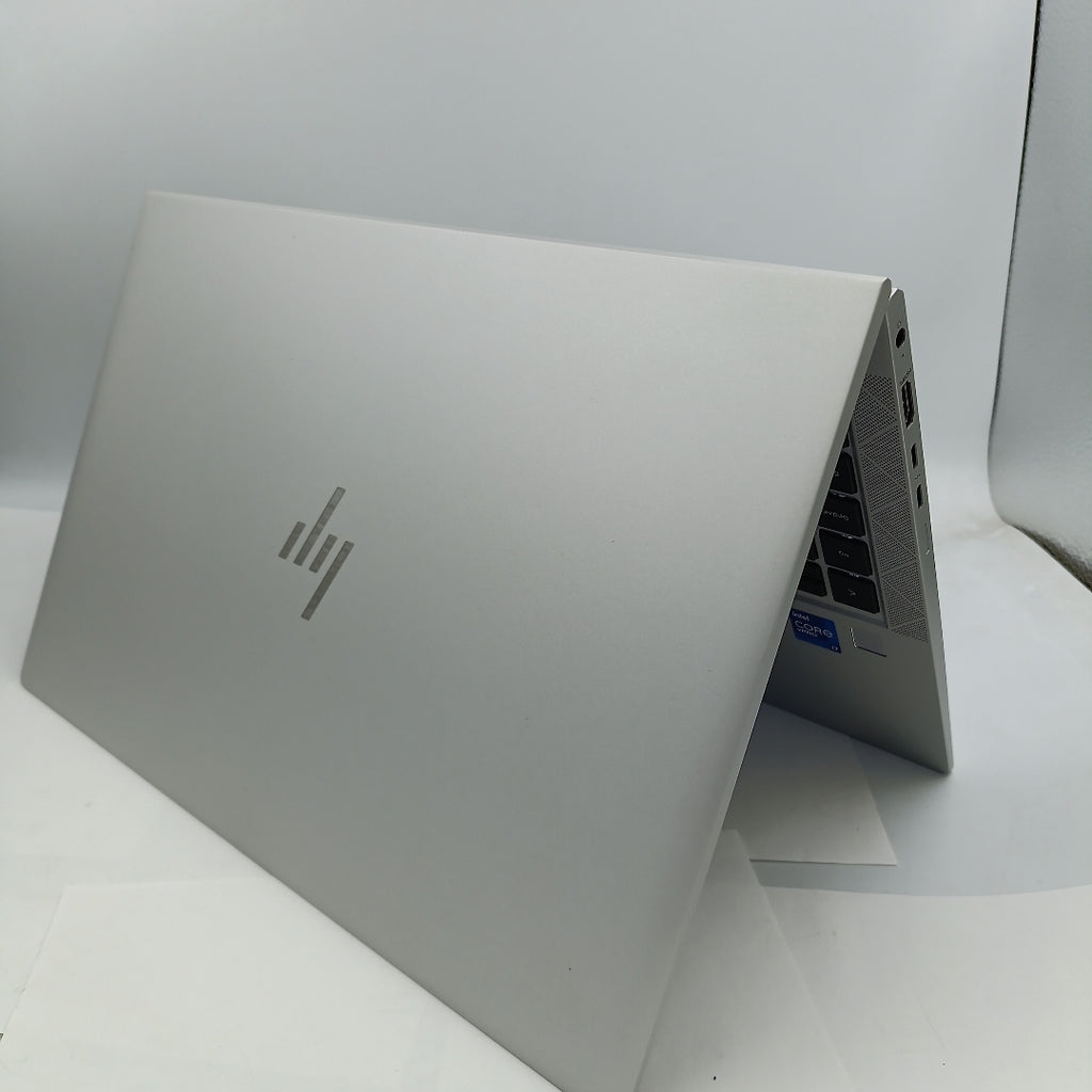 LAPTOP HP ELITEBOOK 840 G8 (2023) 256 GB SSD 16 GB RAM (SEMINUEVO)