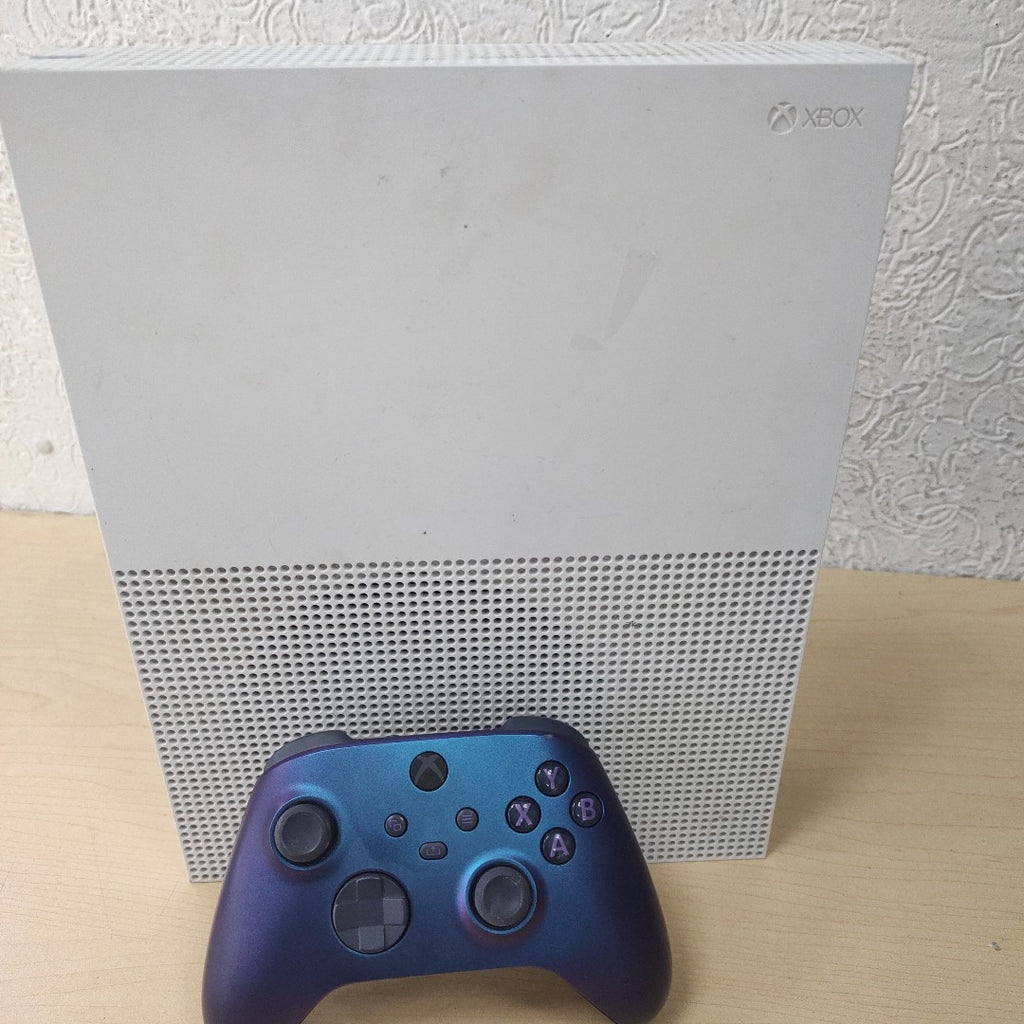 CONSOLA DE VIDEOJUEGO MICROSOFT XBOX ONE S 1 TB (SEMINUEVO)