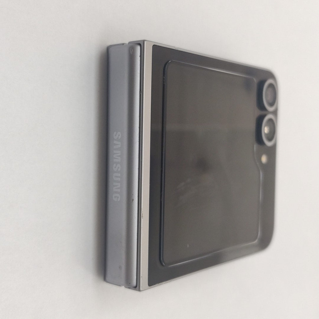 CELULAR SAMSUNG GALAXY Z FLIP6 SM-F741B (2024) 512 GB 12 GB RAM (SEMINUEVO)