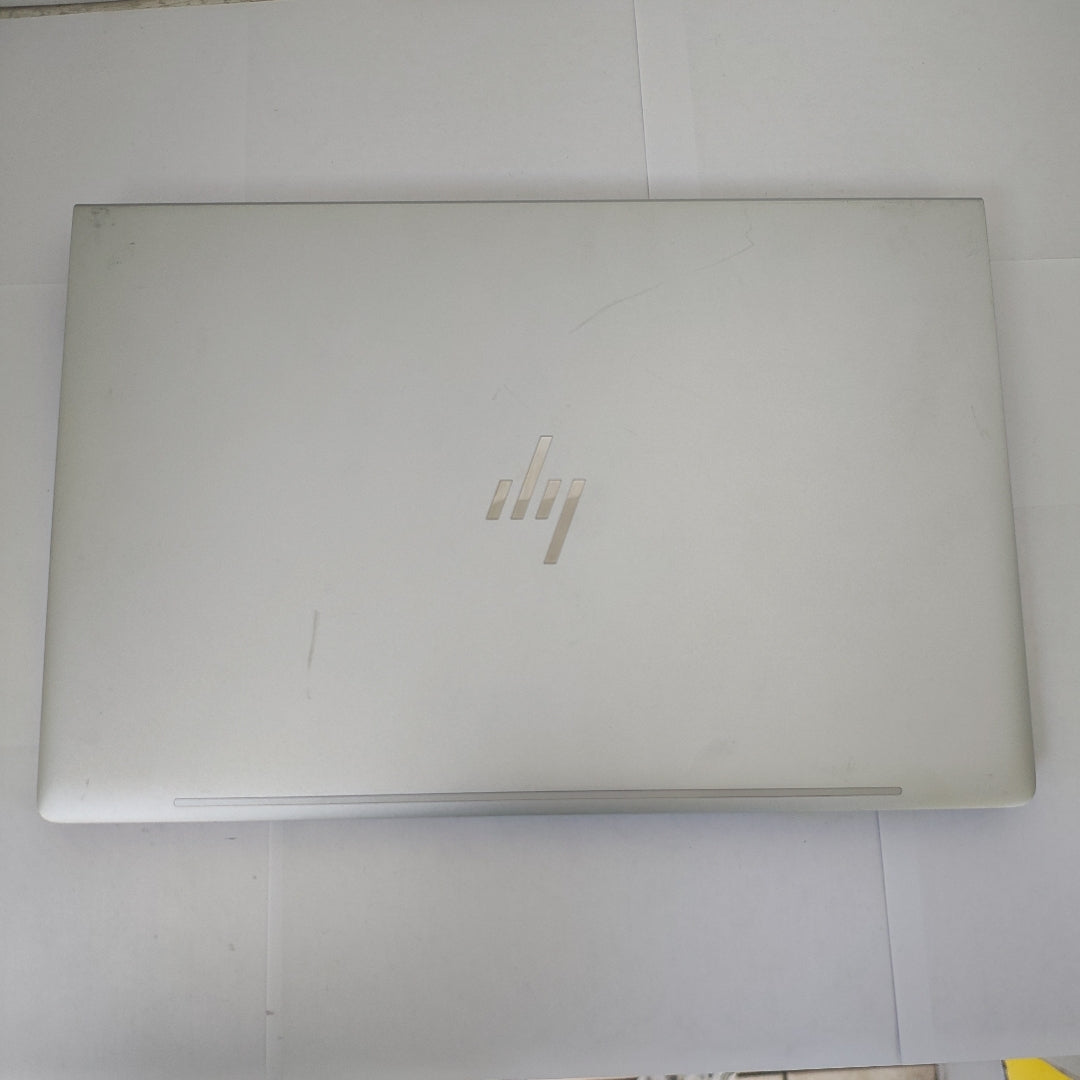 LAPTOP HP ELITEBOOK 640 G9 (2023) 256 GB SSD 16 GB RAM (SEMINUEVO)