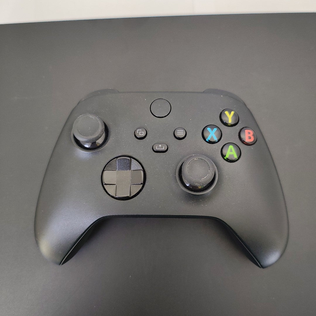 CONSOLA DE VIDEOJUEGO MICROSOFT XBOX ONE X 1 TB (SEMINUEVO)