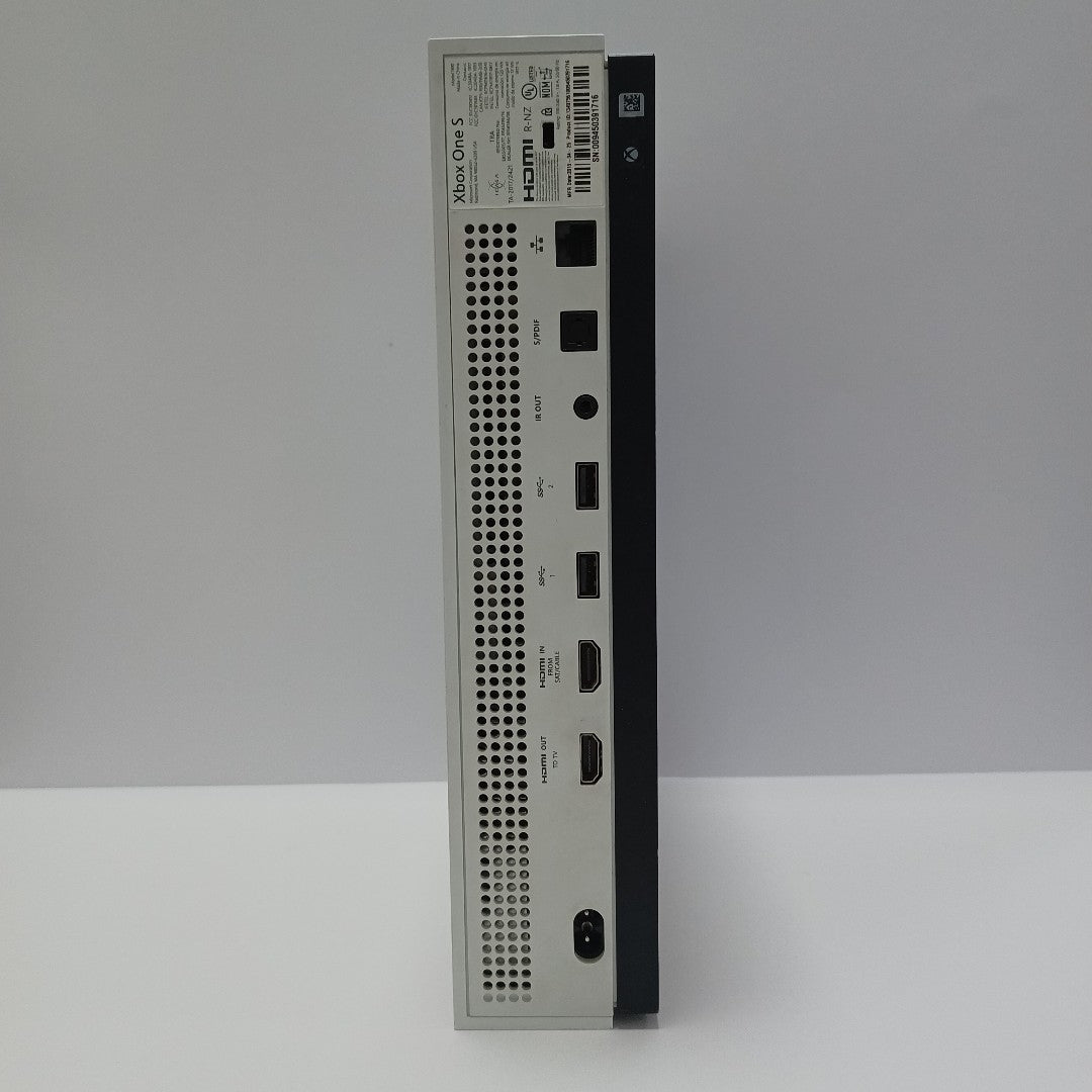 CONSOLA DE VIDEOJUEGO MICROSOFT XBOX ONE S 1 TB (SEMINUEVO)