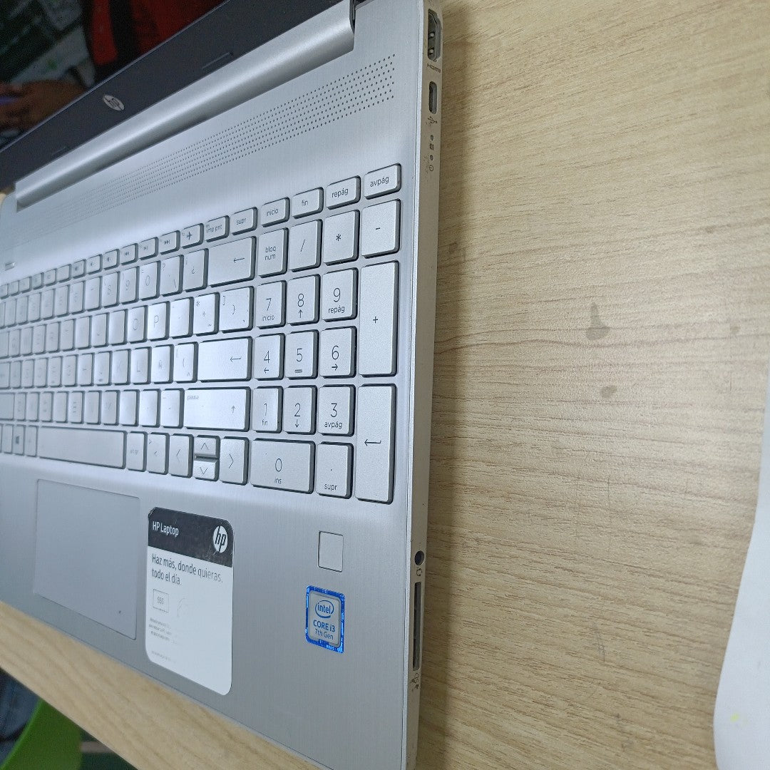 LAPTOP HP 15-DY0016LA (2023) 256 GB 12 GB RAM (SEMINUEVO)