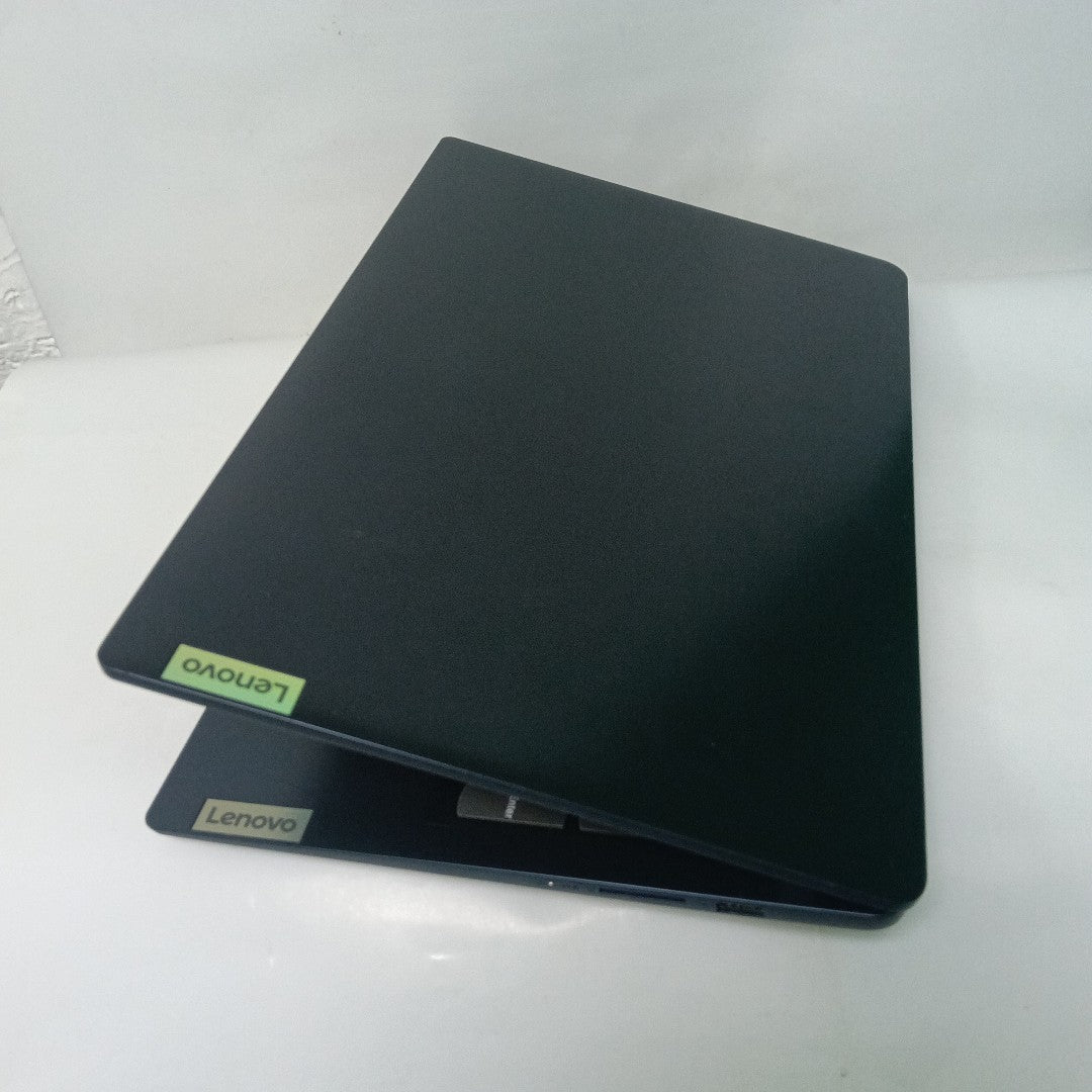 LAPTOP LENOVO IDEAPAD 1 15IAU7 (2024) 1 TB SSD 8 GB RAM (SEMINUEVO)