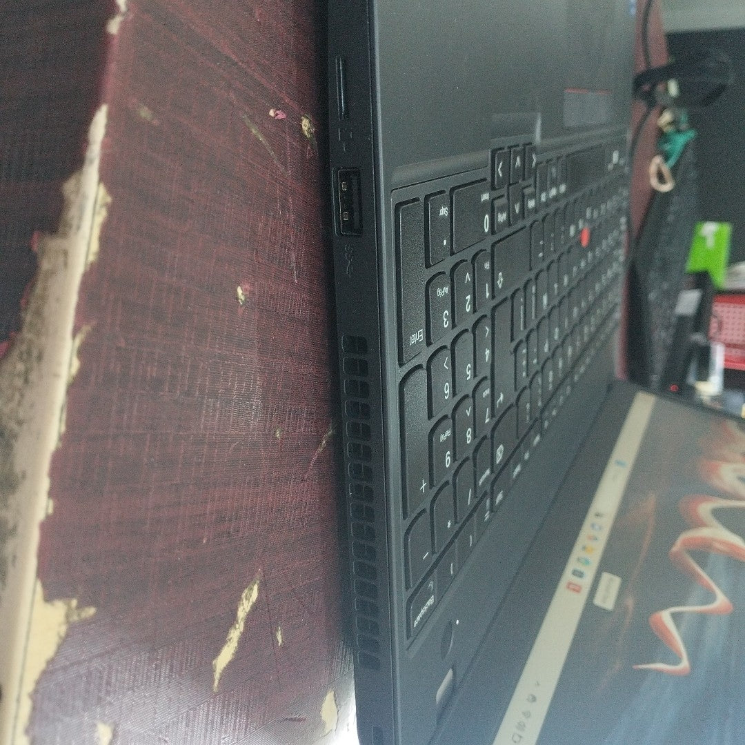 LAPTOP LENOVO THINKPAD L15 GEN 4 (2024) 1 TB 16 GB RAM (SEMINUEVO)